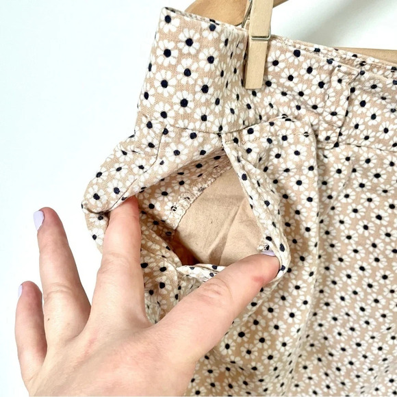 LOFT Linen Cotton  Blend Bermuda Shorts - Picture 2 of 7